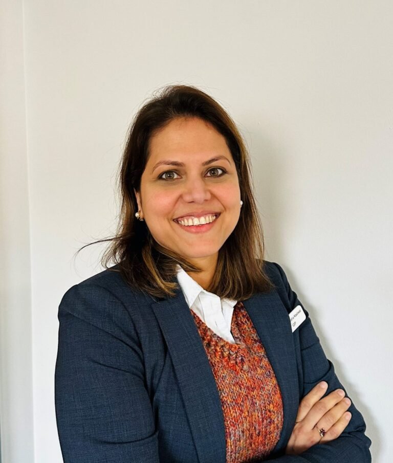 Dr Moneesha Kasliwal